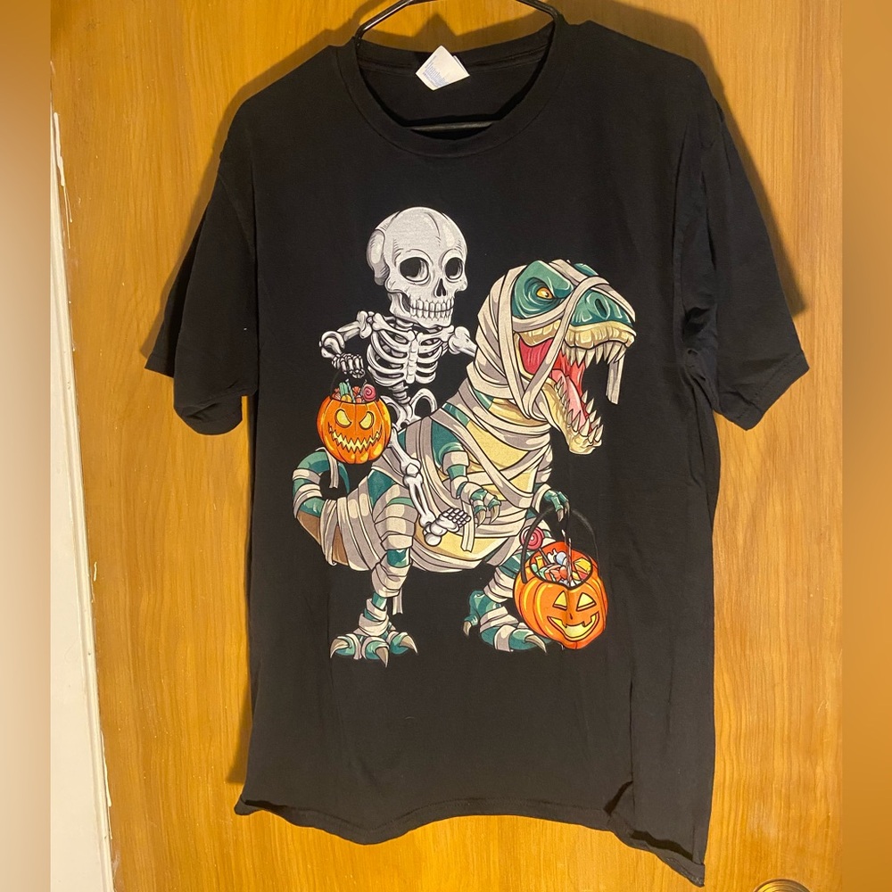 Halloween Skeleton Dinosaur Zombie Graphic Tee Size Large